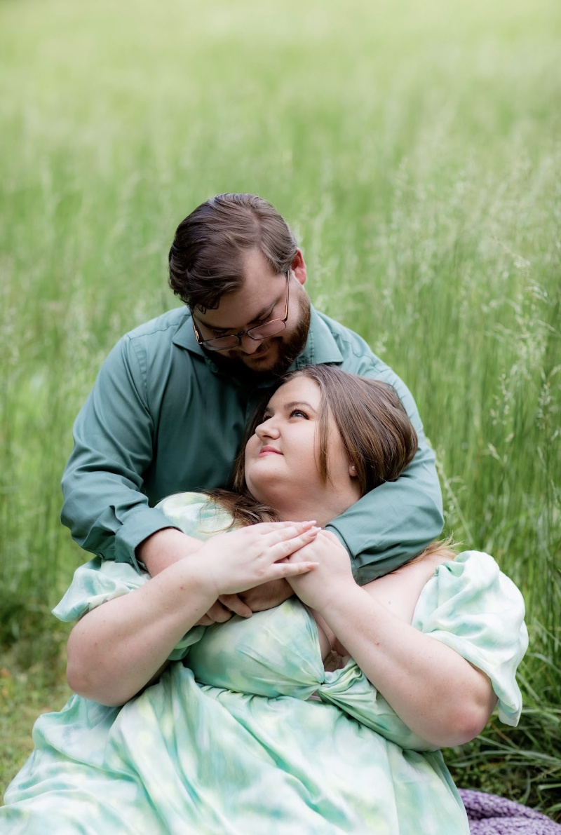 /_app/immutable/assets/engagement_photos_hug.8iv7tTGE.jpg